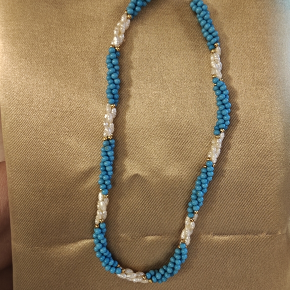 Jewelry - Elegant Blue and Gold Beaded Necklace